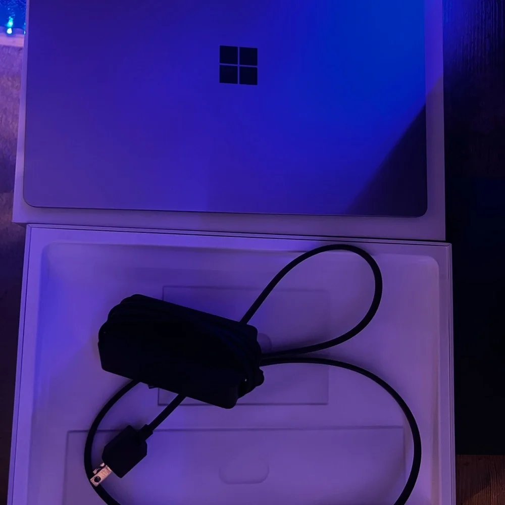 Barley used Microsoft surface go great condition